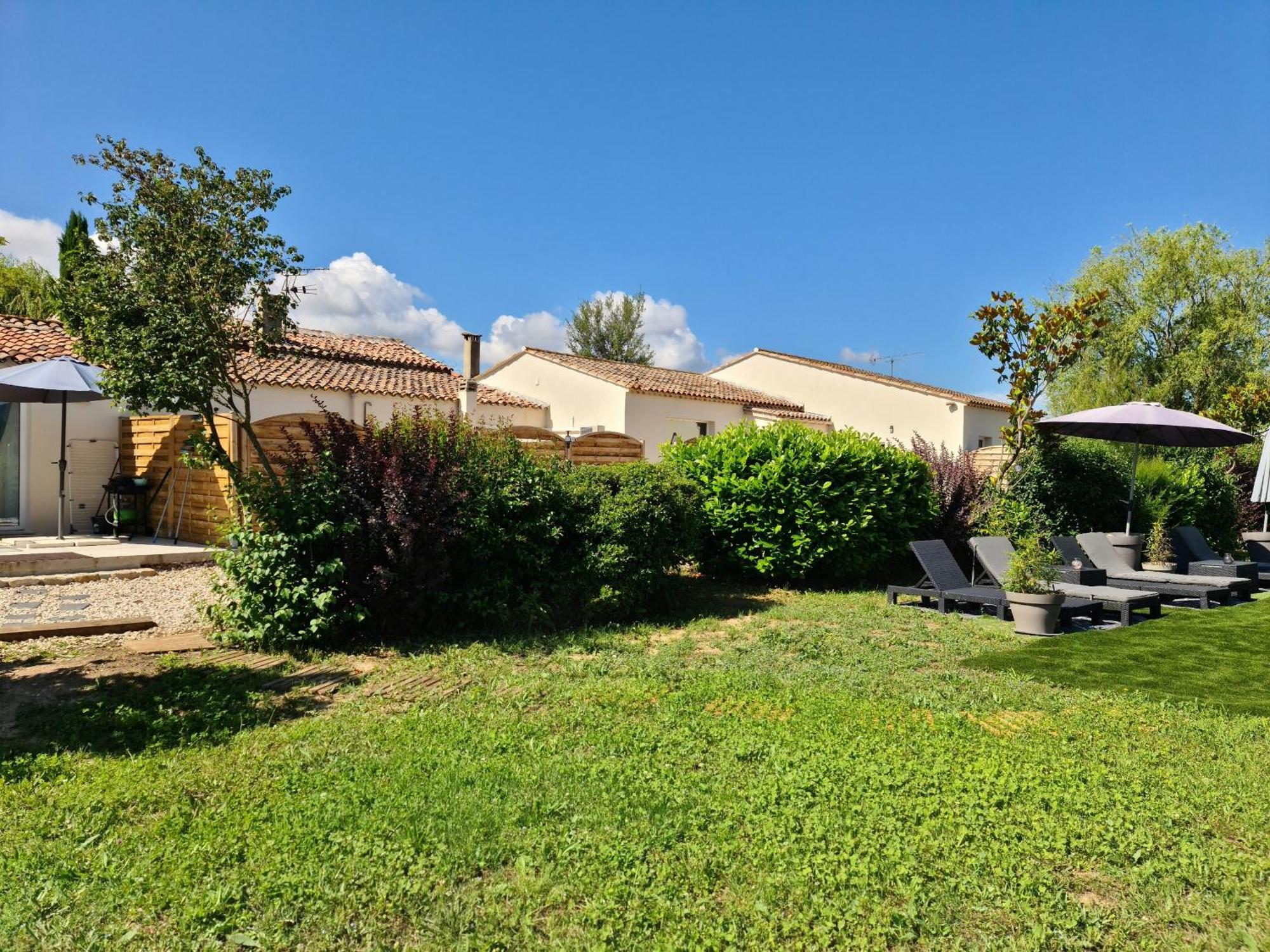 شقة Mas Gabelys Superbe Vue Sainte Victoire Jardin Terrasse Et Piscine تخي المظهر الخارجي الصورة